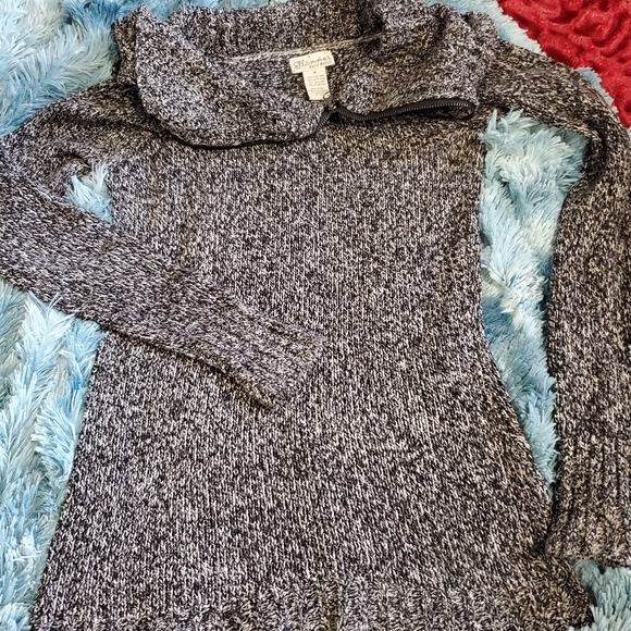GLIMMER BY J.J. BASICS~ GRAY LONG SWEATER WITH FOLD OVER COLLAR & ZIPPER! - Picture 9 of 10